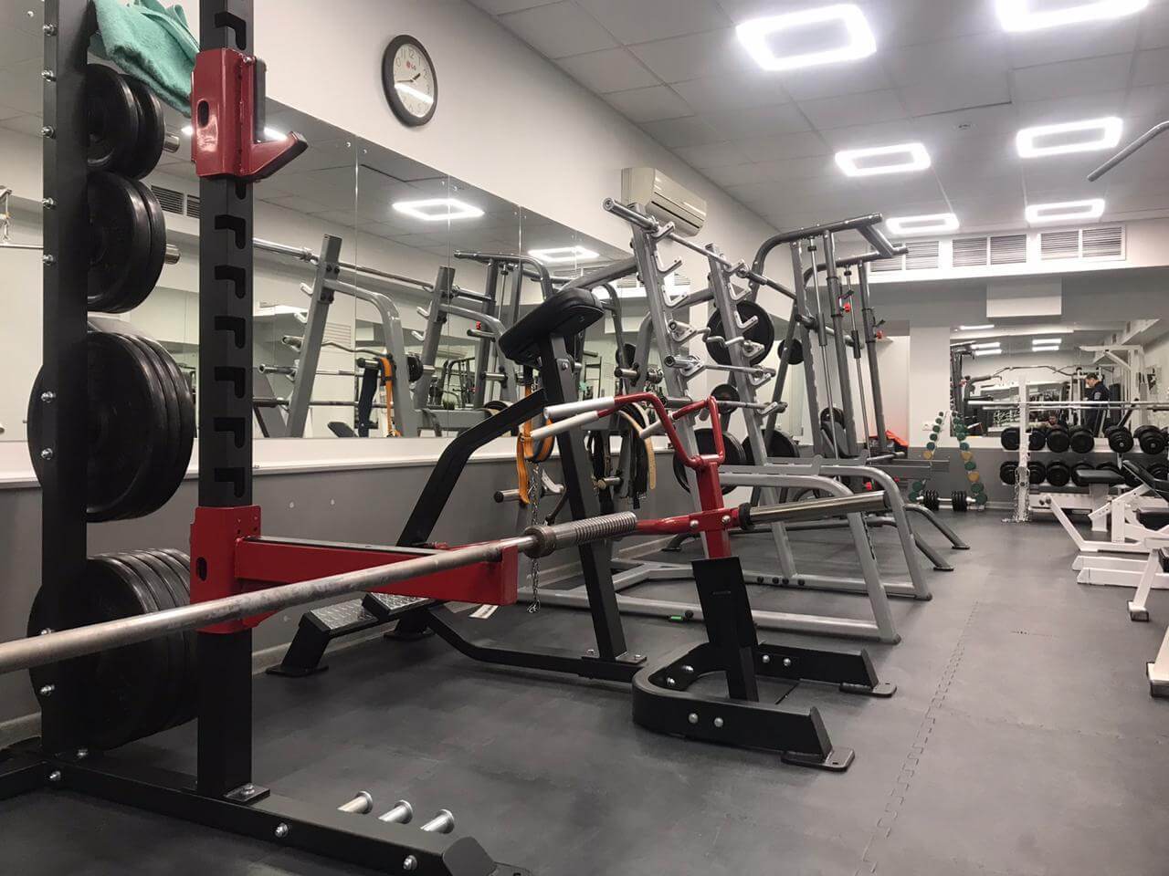 Фитнес-клуб "FRESH FITNESS" Фитнес-клуб "FRESH FITNESS"